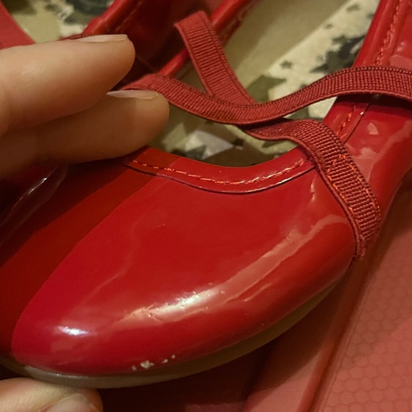 Livie & Luca Size 8c Shiny Red Dress Shoes - Picture 5 of 5
